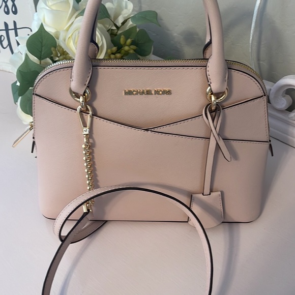 Michael Kors Medium Jet Set Saffiano Leather Dome Satchel in Blush - Picture 6 of 16